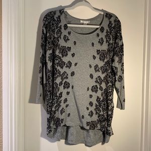 KENAR Sweater knit top, drop shoulder 3/4 sleeve, longer back, soft grey w/black